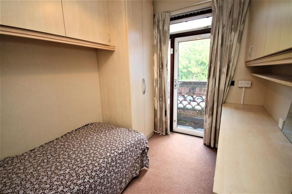 Bedroom 3: