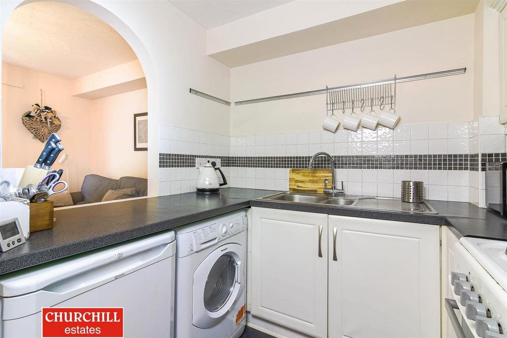 Kitchen2.jpg