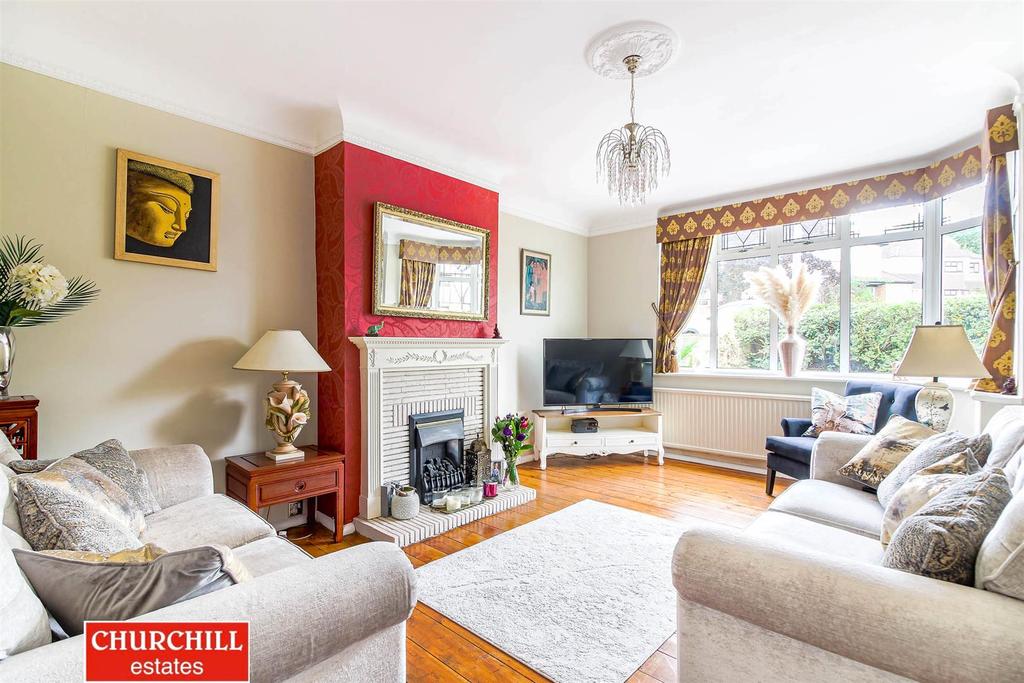 Roding View, Buckhurst Hill 3 bed semidetached house £800,000