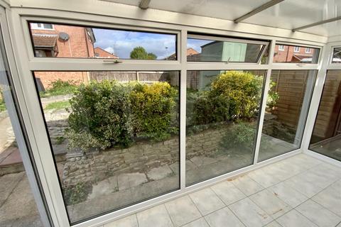 22 Darwin Close, Taunton, TA2 6TX