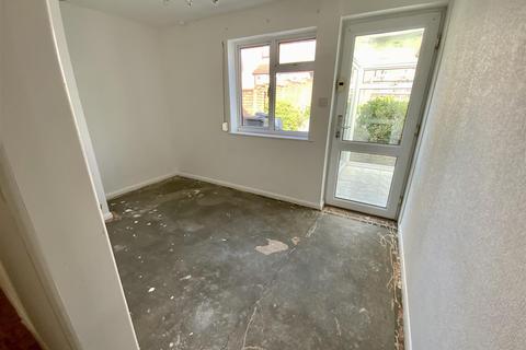 22 Darwin Close, Taunton, TA2 6TX