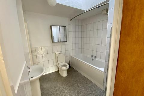 22 Darwin Close, Taunton, TA2 6TX