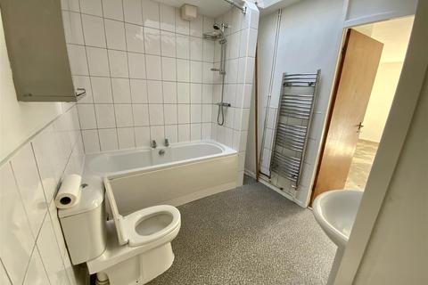 22 Darwin Close, Taunton, TA2 6TX