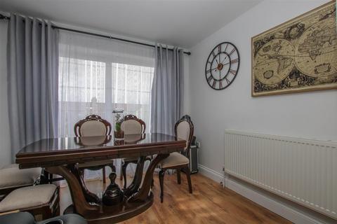 Flat 5, Aishah Lodge Aveley Road, Romford, RM1 4GF