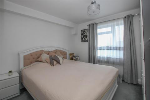 Flat 5, Aishah Lodge Aveley Road, Romford, RM1 4GF