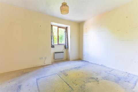 1 bedroom flat for sale, Woodhams Close, Battle