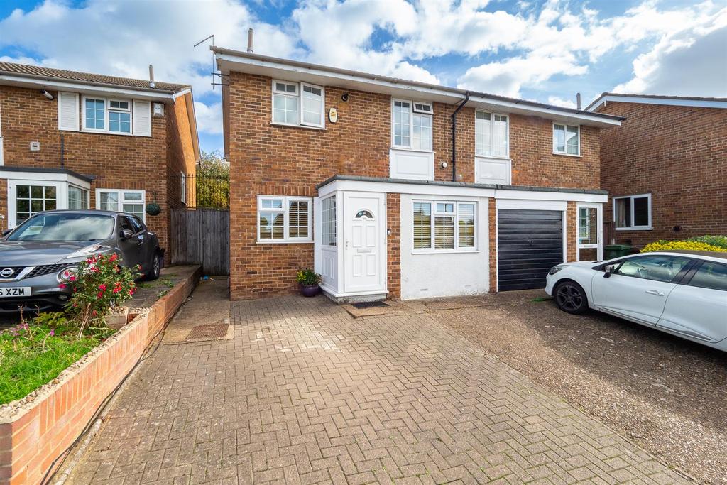 Grennell Road, Sutton 3 bed semidetached house £575,000