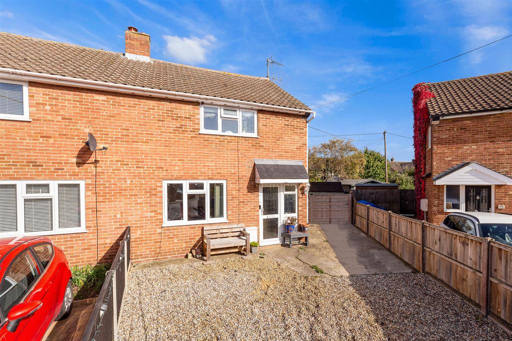 Oriel Close, Great Cornard, Sudbury 3 bed semidetached house £270,000