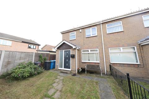3 bedroom semi-detached house for sale - Broadley Close, Hull