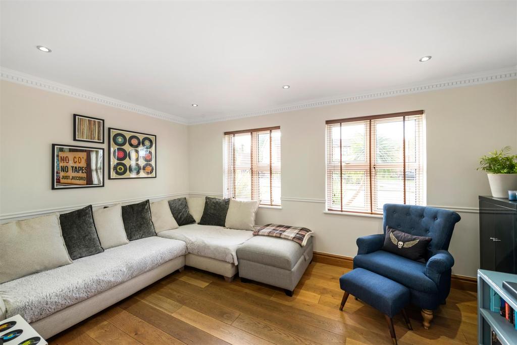 Kings Mead, South Nutfield, Redhill 3 bed end of terrace house £540,000