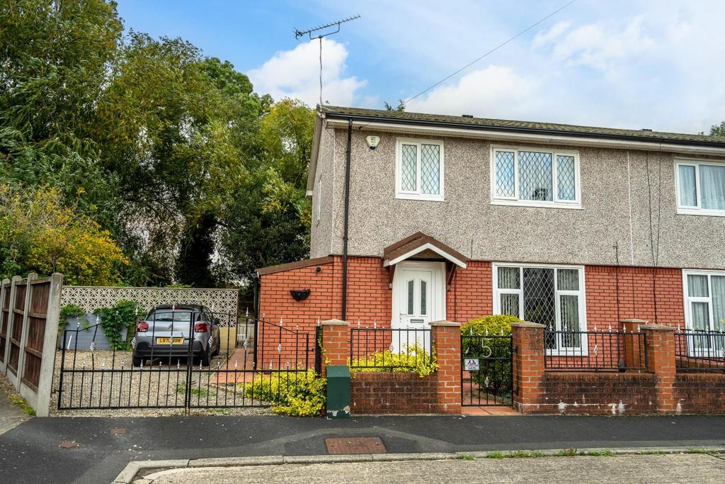 Smeaton Grove, York 3 bed semidetached house £220,000