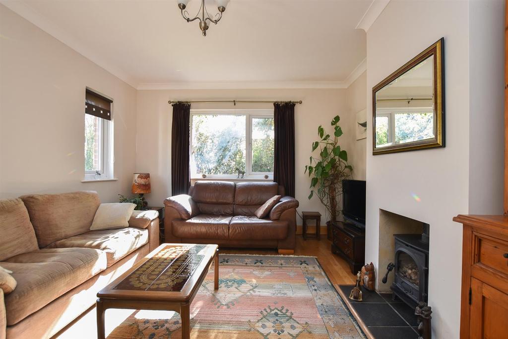 Alfred Road, Hastings 2 bed detached house £350,000
