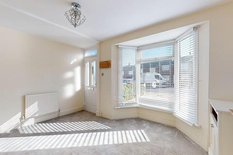 2 bedroom semi-detached house for sale - Addiscombe Road, Margate