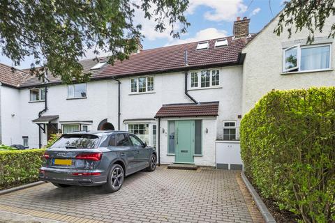 32 Toynbee Road, London, SW20 8SS