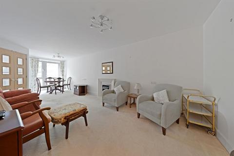 2 bedroom apartment for sale, Kings Place, Fleet Road, Fleet