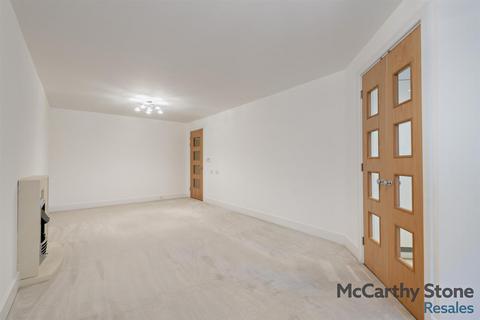 2 bedroom apartment for sale, Kings Place, Fleet Road, Fleet, Hampshire, GU51 3FS