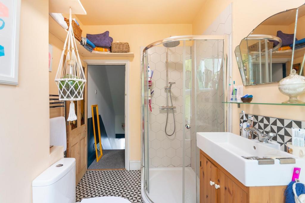 DAORYRESSE01 - Bathroom B.jpg