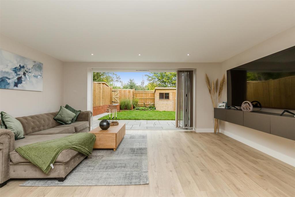 Vale Avenue, Brighton 4 bed detached house £800,000