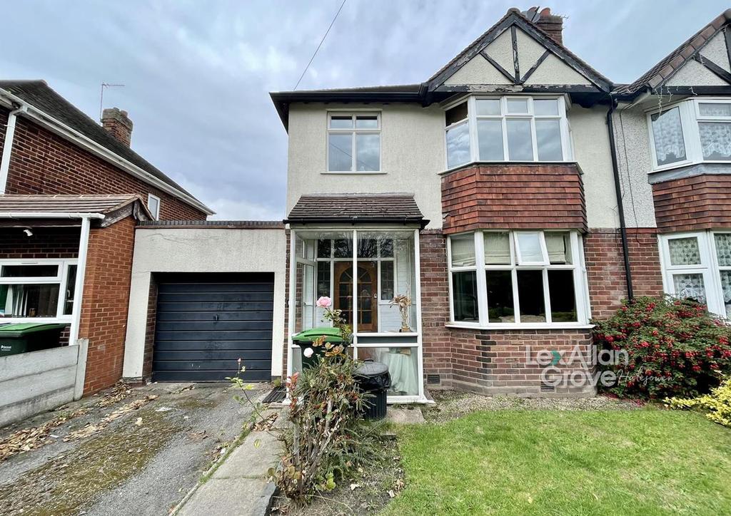 Powis Avenue, Tipton 3 bed semidetached house £210,000