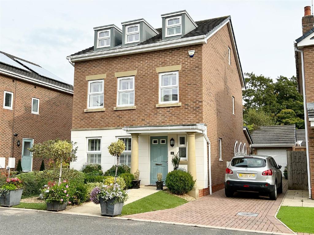 Beechwood Close, Hastings Point, Lytham 4 bed detached house for sale
