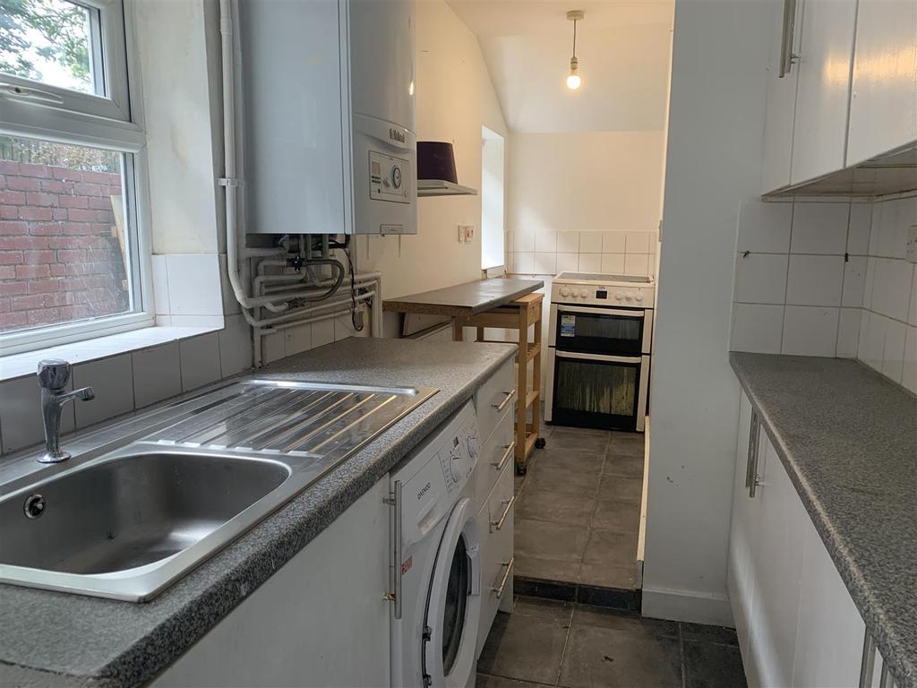 Cannock Road, Cannock 3 bed apartment £550 pcm (£127 pw)