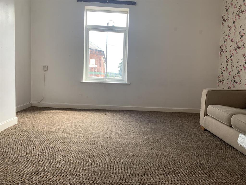 Cannock Road, Cannock 3 bed apartment £550 pcm (£127 pw)