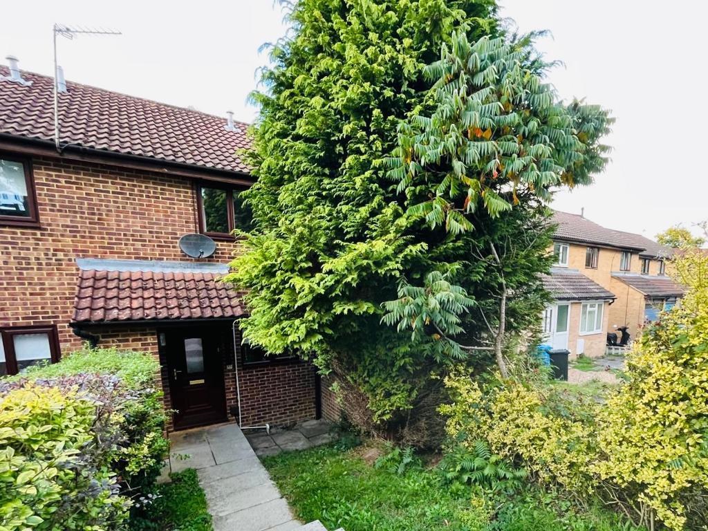 Monks Way, Bournemouth 2 bed terraced house £1,025 pcm (£237 pw)
