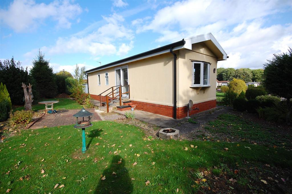 Cliff Top Park, Garforth, Leeds 2 bed park home for sale £109,995