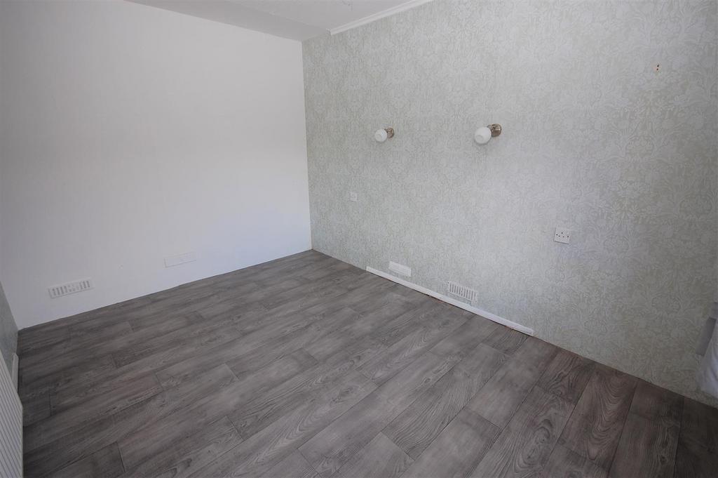 2newfielddrive BED1.JPG