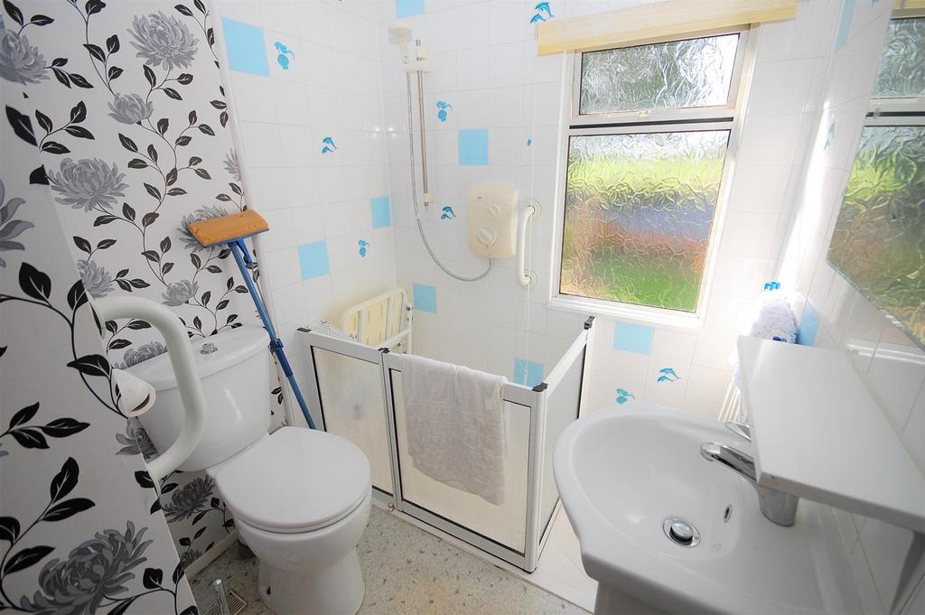 2newfielddrive WETROOM.JPG