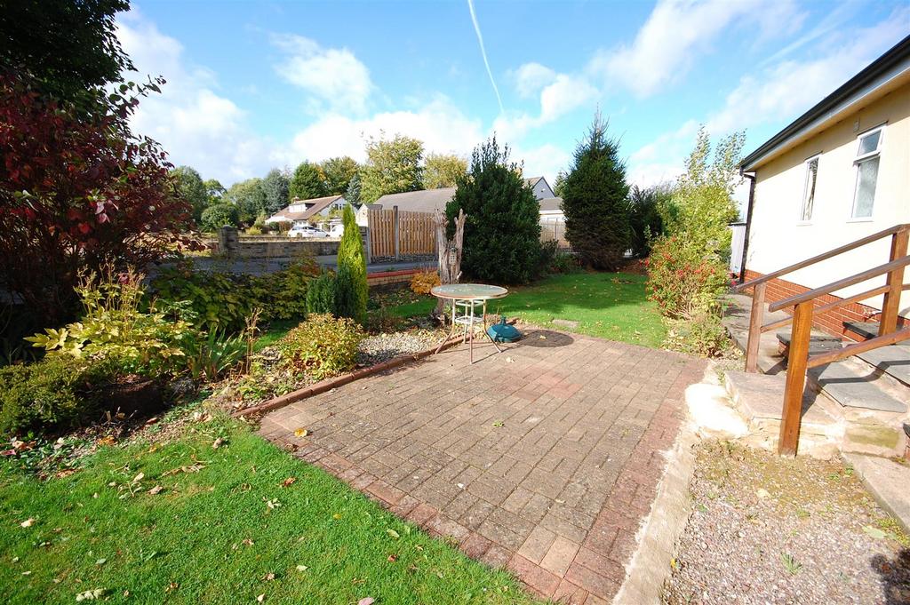 2newfielddrive SEATINGAREA.JPG