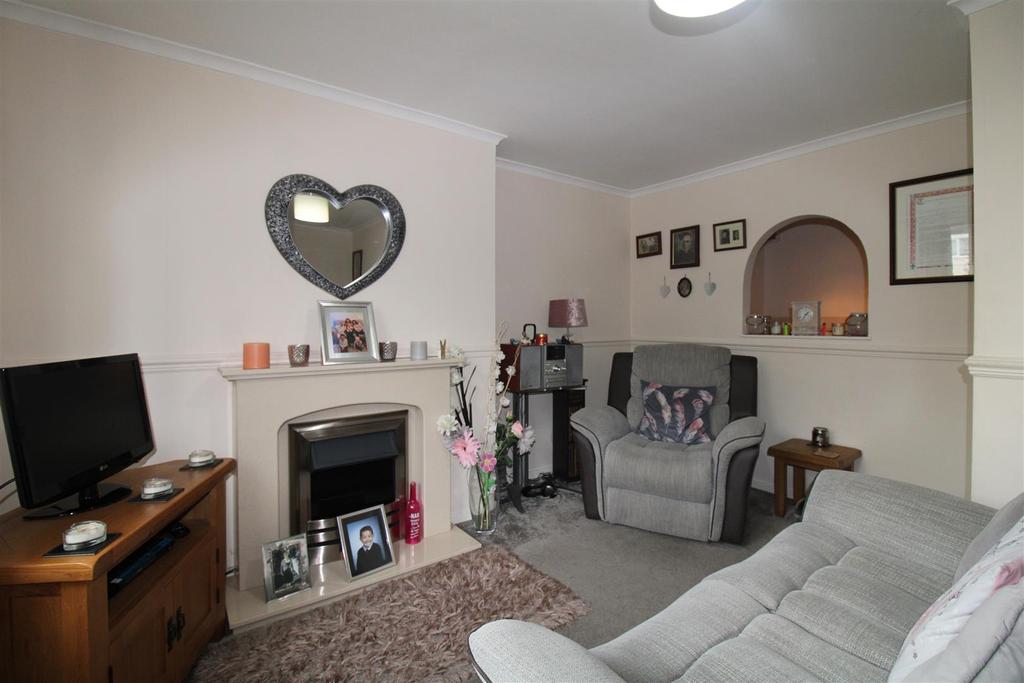 Foxdale Drive, Brierley Hill 2 bed apartment for sale £75,000
