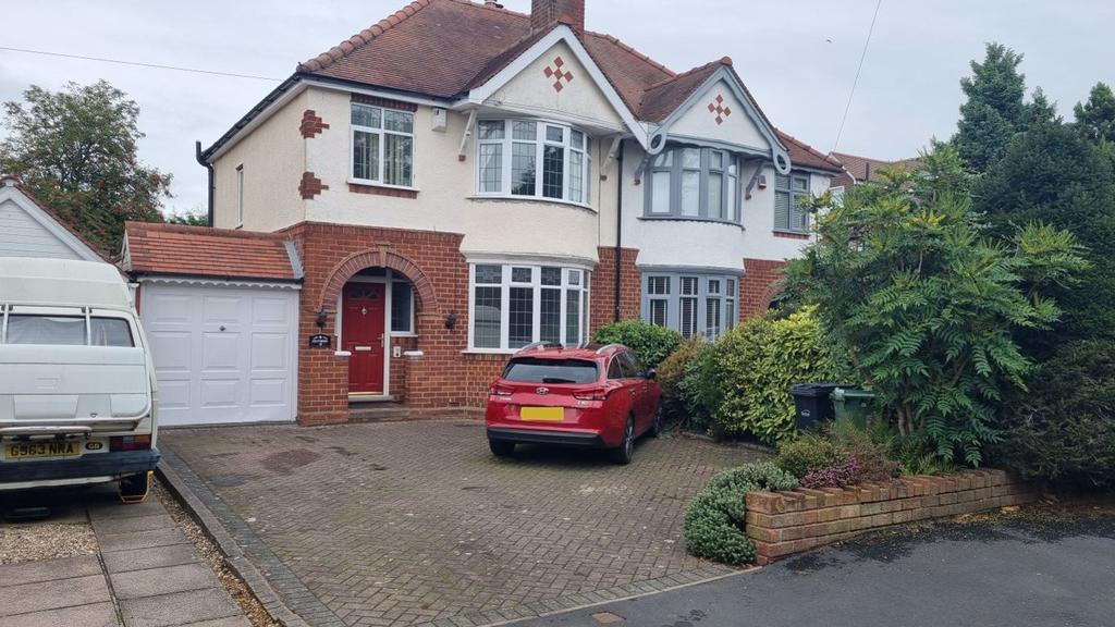 Whittingham Road, Stourbridge 3 bed semidetached house £1,200 pcm (£