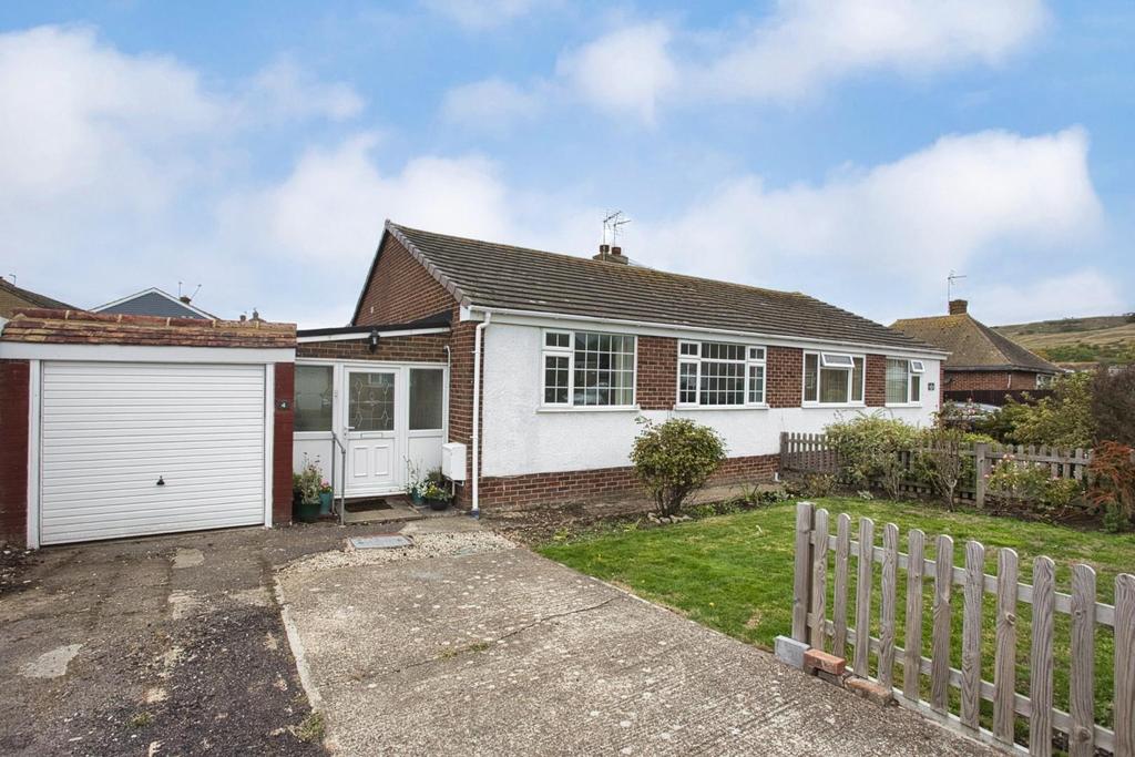 Crofters Close, Hythe 2 bed semidetached bungalow £325,000