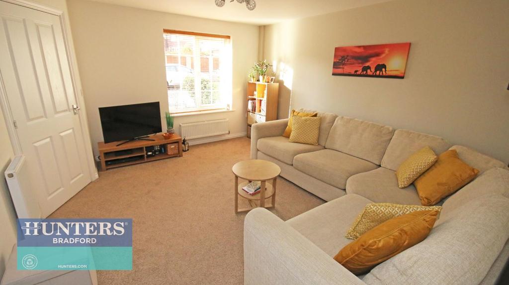 Newhall Park Drive, Bradford 3 bed semidetached house £180,000