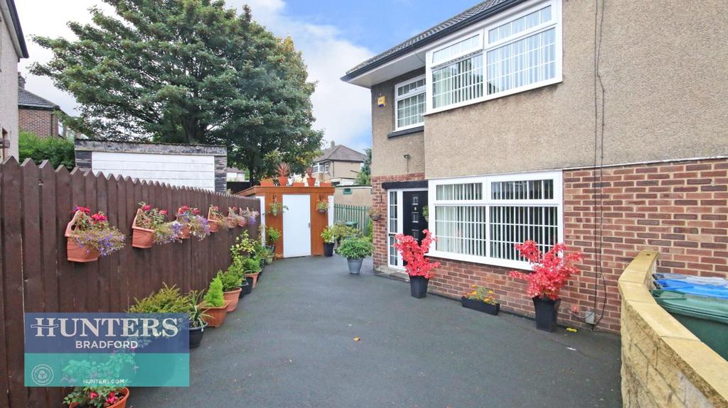 Birch Close, Bradford 3 bed semidetached house £160,000