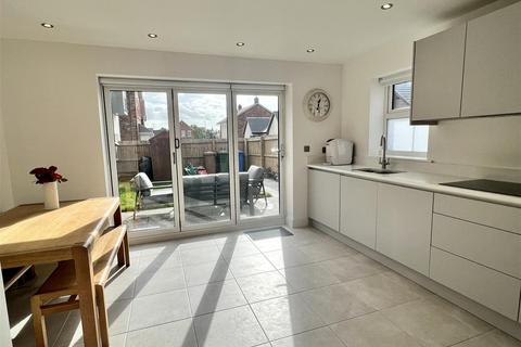 4 Cavendish Drive, Market Weighton, York, YO43 3GY