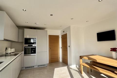 4 Cavendish Drive, Market Weighton, York, YO43 3GY