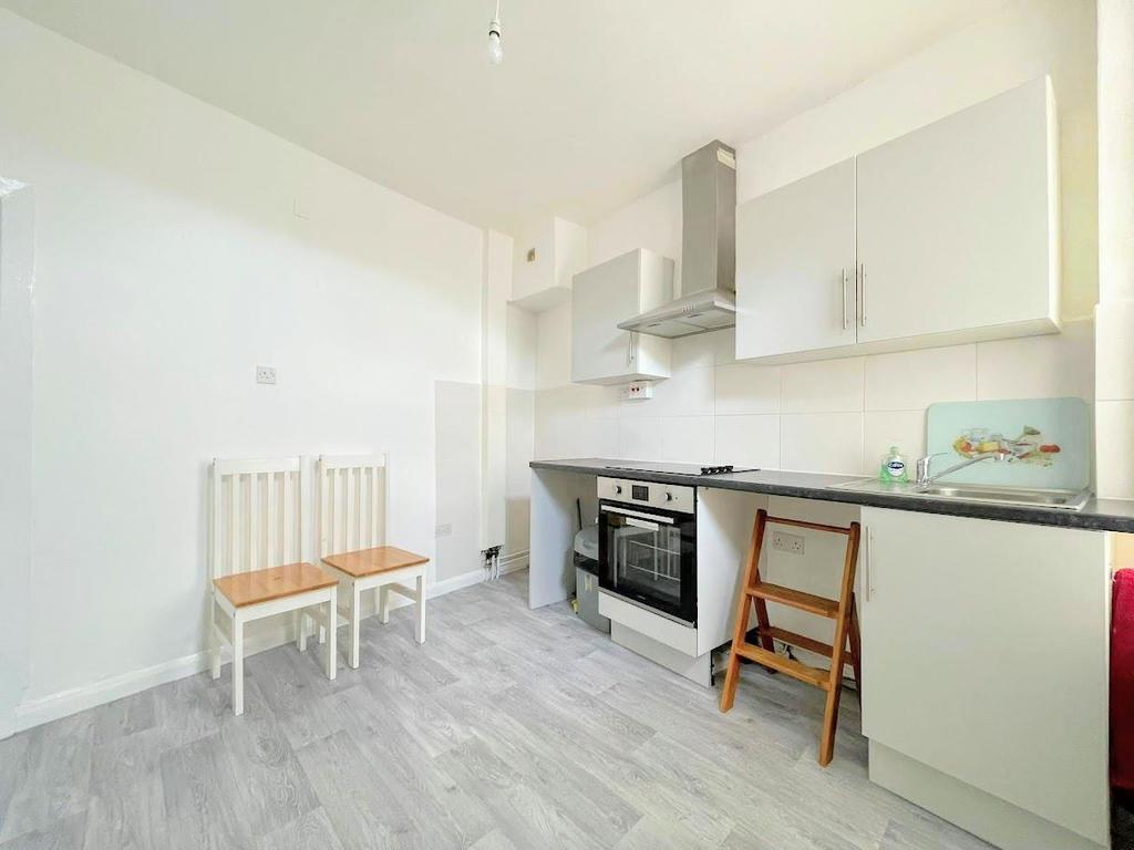 Bala Street, Barnsley, South Yorkshire 2 bed end of terrace house £