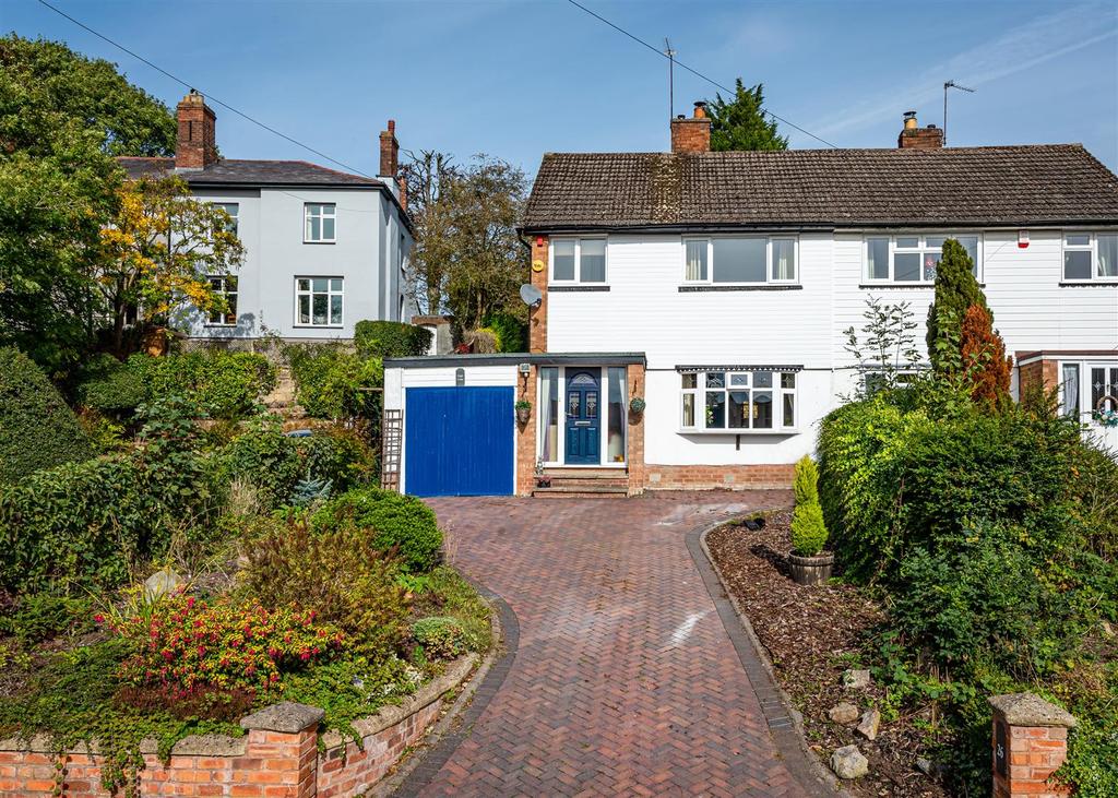 26 Vicarage Road, Penn, Wolverhampton 3 bed semidetached house £299,950