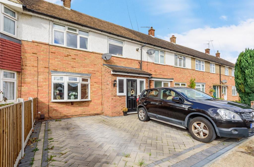 Heron Way, Upminster 3 bed terraced house for sale £475,000