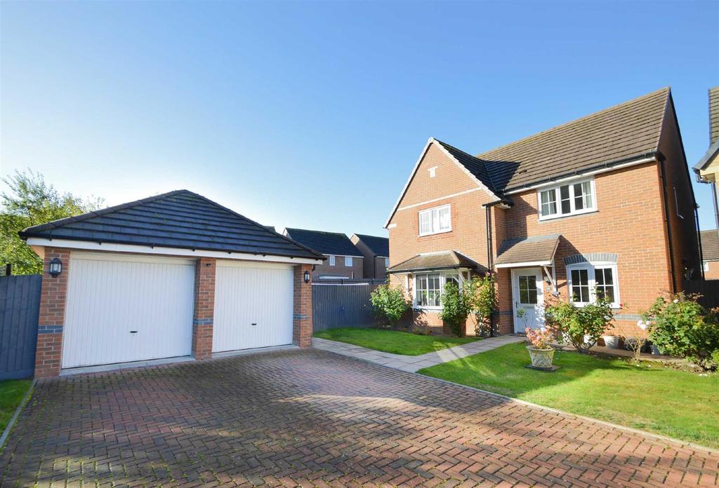 Nuthatch Close, Darwins Walk, Shrewsbury 4 bed detached house for sale