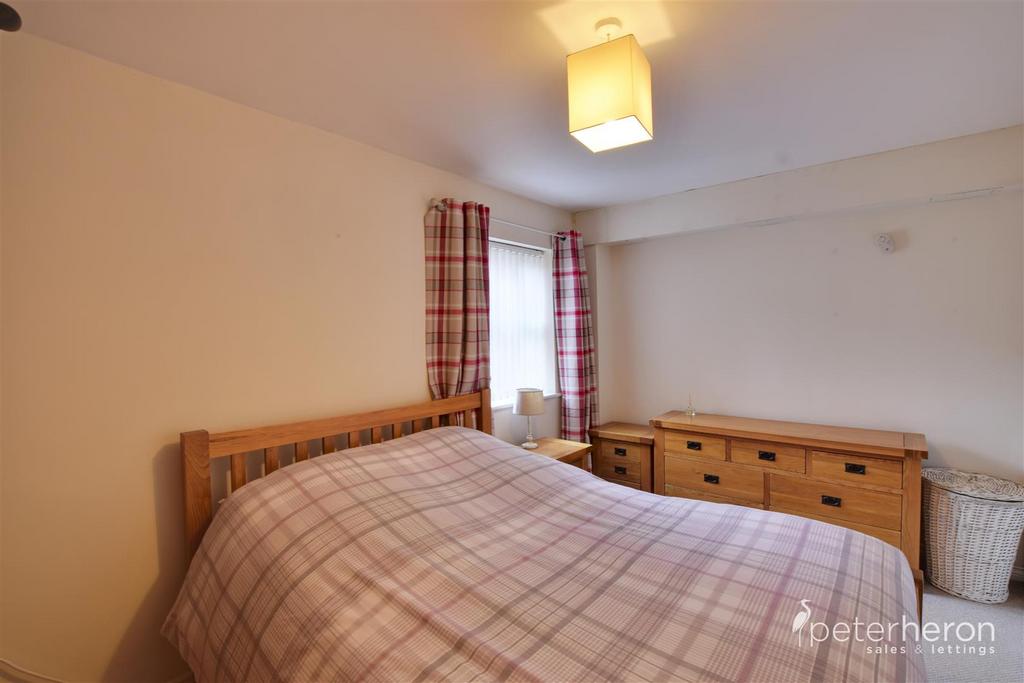 Bedroom 1 (rear)