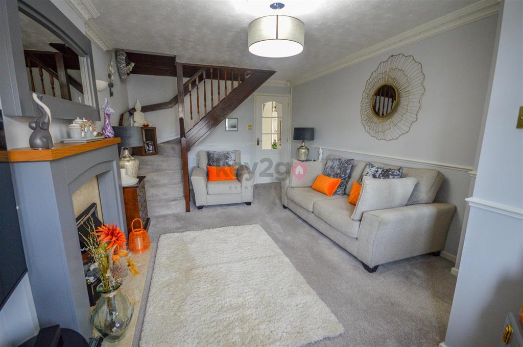 Hartland Drive, Sothall, Sheffield, S20 3 bed semidetached house £