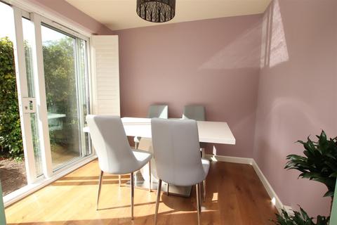 54 Aldens Road, Exeter, EX2 8UW