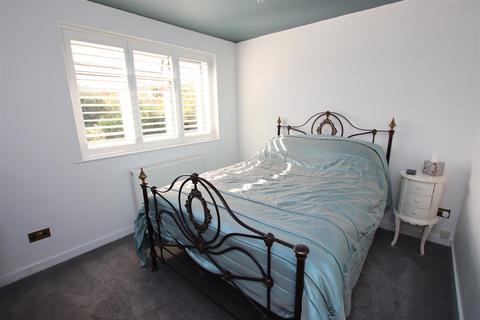 54 Aldens Road, Exeter, EX2 8UW
