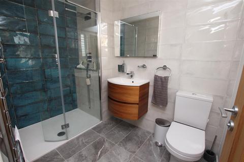 54 Aldens Road, Exeter, EX2 8UW