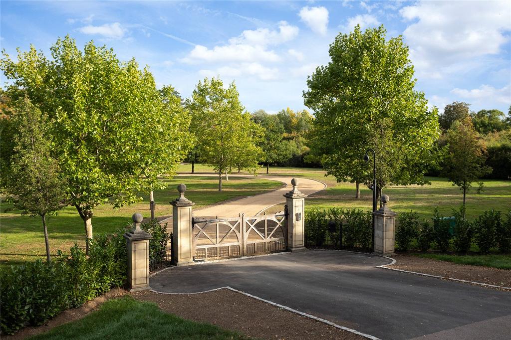 Box End Road, Kempston, BEDFORD, MK43 7 bed detached house £3,750,000