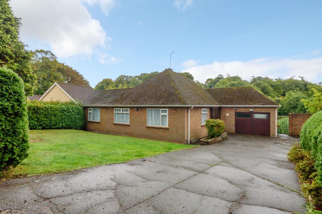 Chesham, Buckinghamshire, HP5 4 bed detached bungalow for sale £800,000