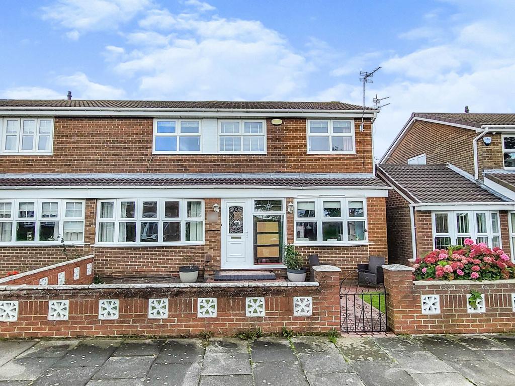 Peterborough Way, Fellgate, Jarrow... 4 bed semidetached house £225,000